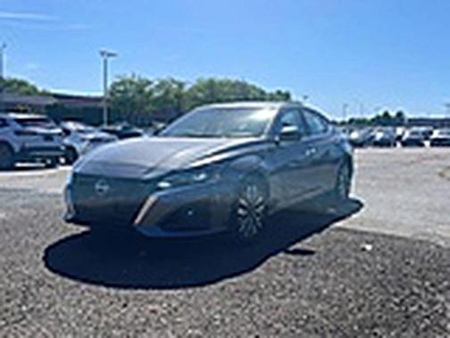 Gun Metallic 2025 Nissan Altima SV FWD