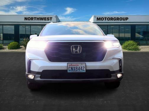 2025 Honda Pilot Touring 8-Passenger