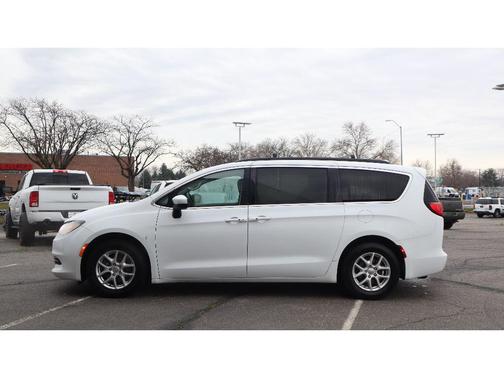2020 Chrysler Voyager LXI