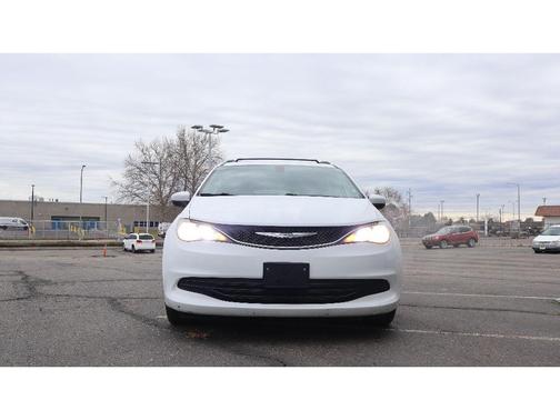 2020 Chrysler Voyager LXI