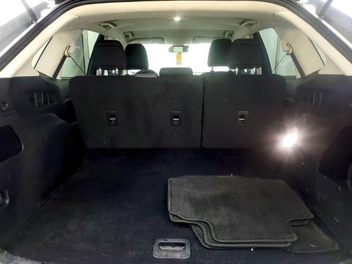 ICONIC SILVER 2022 Ford Edge SE