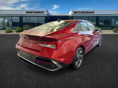 2025 Hyundai ELANTRA SEL