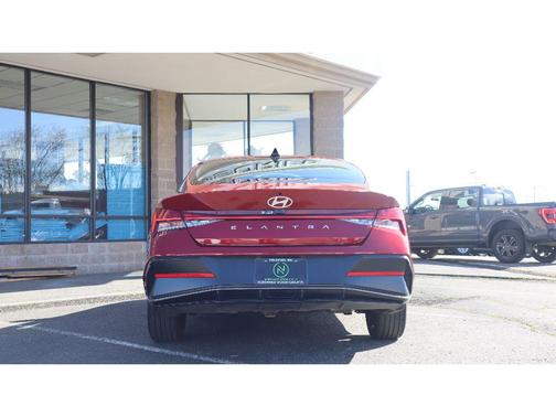 2025 Hyundai ELANTRA SEL