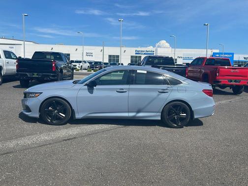 Still Night Pearl 2022 Honda Accord Sport 1.5T