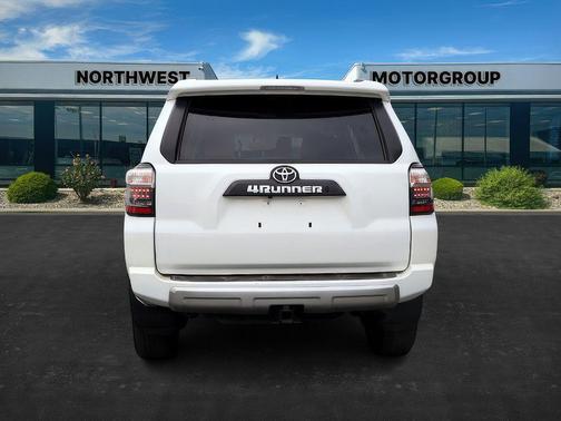 2024 Toyota 4Runner TRD Off Road