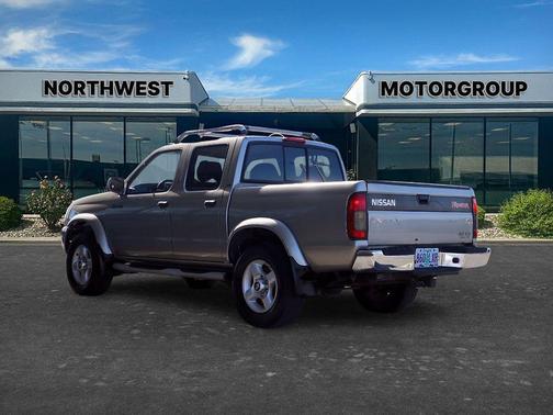 2000 Nissan Frontier SE