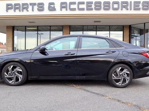 2024 Hyundai ELANTRA Limited