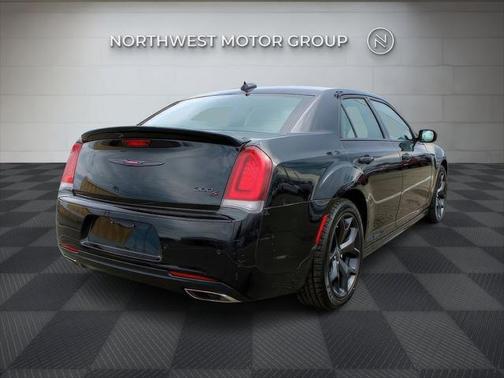 2022 Chrysler 300 S
