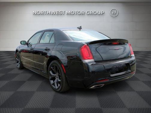2022 Chrysler 300 S