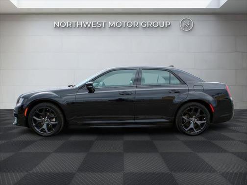 2022 Chrysler 300 S