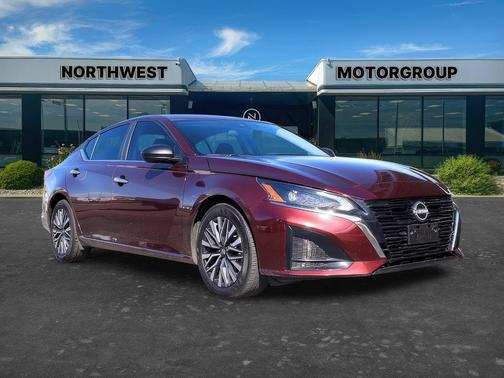 2025 Nissan Altima SV FWD