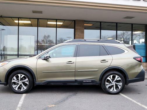 2022 Subaru Outback Touring XT