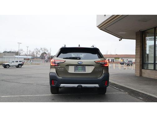 2022 Subaru Outback Touring XT