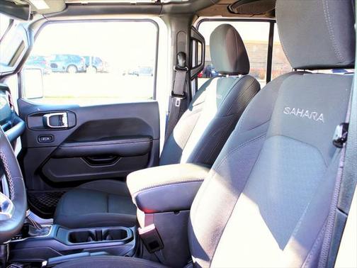 2023 Jeep Wrangler 4-Door Sahara