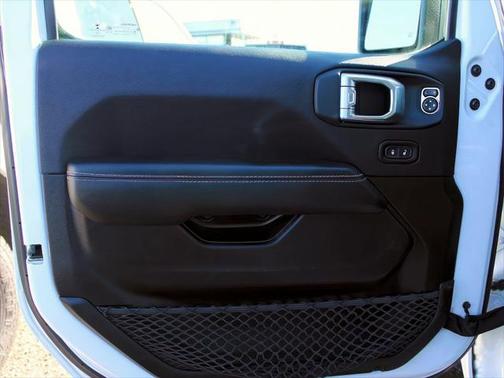 2023 Jeep Wrangler 4-Door Sahara