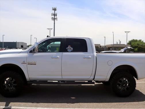 2017 RAM 2500 Laramie Crew Cab 4x4 6'4' Box