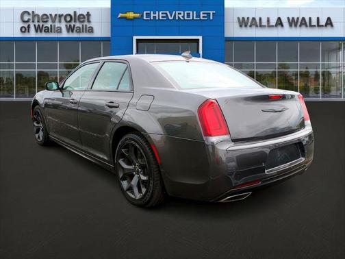 2022 Chrysler 300 Touring