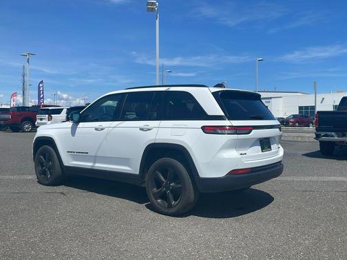 Bright White 2023 Jeep Grand Cherokee Limited