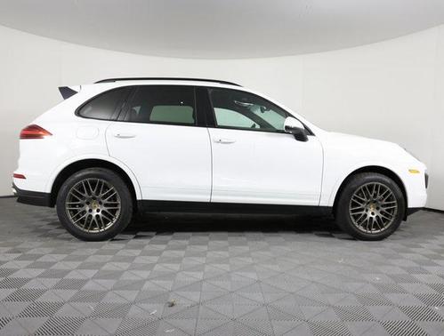 2017 Porsche Cayenne Platinum Edition