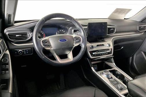 Gray Metallic 2022 Ford Explorer XLT