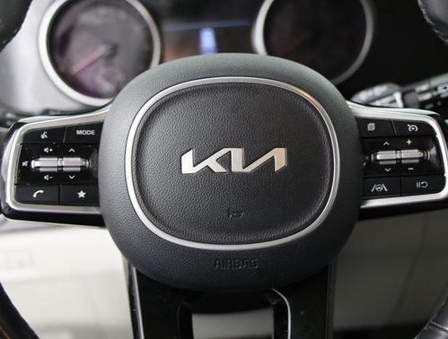 2022 Kia Carnival LXS