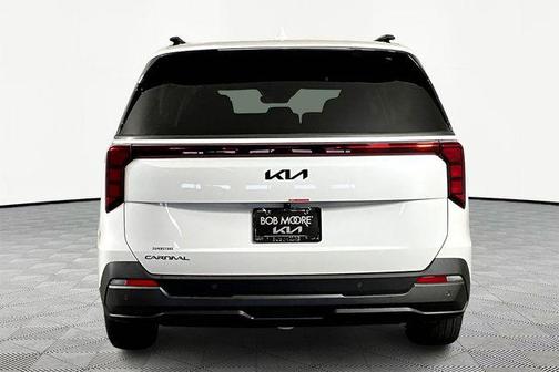 Snow White Pearl 2026 Kia Carnival SX