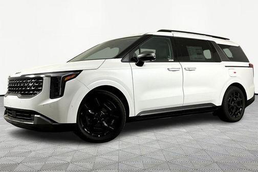 Snow White Pearl 2026 Kia Carnival SX