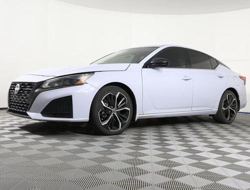 2023 Nissan Altima SR FWD