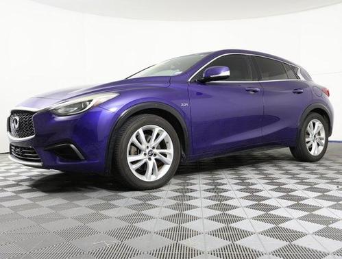 2017 INFINITI QX30 Luxury