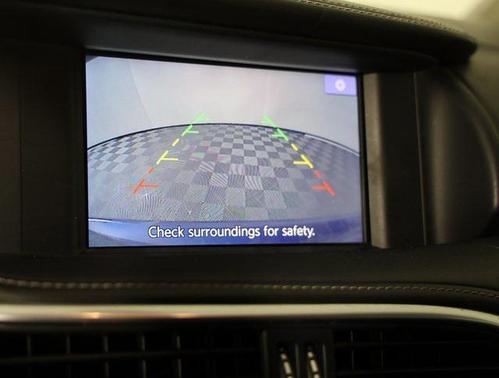 2017 INFINITI QX30 Luxury