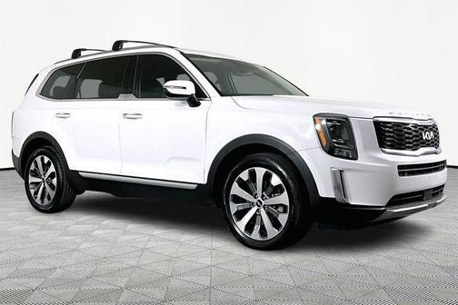 Glacial White Pearl 2022 Kia Telluride S