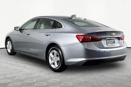 Sterling Gray Metallic 2024 Chevrolet Malibu FWD 1LT