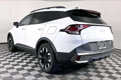Glacial White Pearl 2023 Kia Sportage X-Line