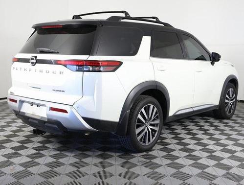 2022 Nissan Pathfinder Platinum 2WD