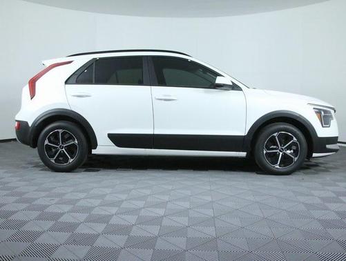 2024 Kia Niro LX