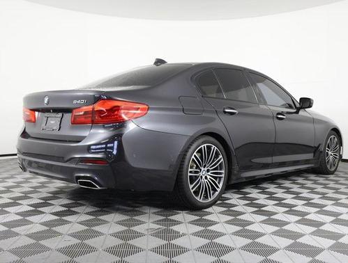 2017 BMW 540 540i