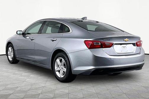 Sterling Gray Metallic 2024 Chevrolet Malibu FWD 1LT