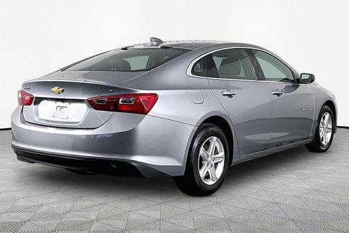 Sterling Gray Metallic 2024 Chevrolet Malibu FWD 1LT