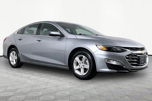 Sterling Gray Metallic 2024 Chevrolet Malibu FWD 1LT