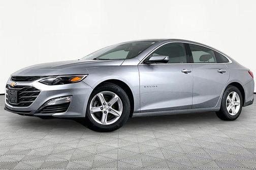Sterling Gray Metallic 2024 Chevrolet Malibu FWD 1LT