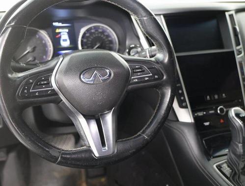 2017 INFINITI Q60 2.0T