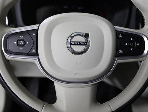 2022 Volvo S60 Recharge Plug-In Hybrid T8 R-Design Expression