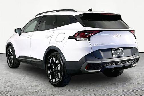 Glacial White Pearl 2023 Kia Sportage X-Line