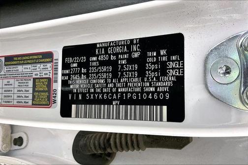 Glacial White Pearl 2023 Kia Sportage X-Line