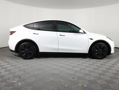 2024 Tesla Model Y Long Range Dual Motor All-Wheel Drive