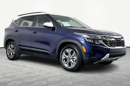 Dark Ocean Blue/White Roof 2024 Kia Seltos S