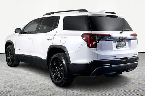 White Frost Tricoat 2022 GMC Acadia AWD AT4