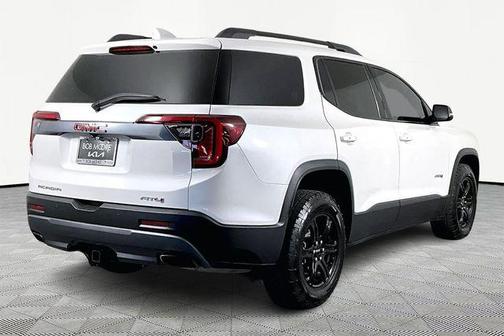 White Frost Tricoat 2022 GMC Acadia AWD AT4