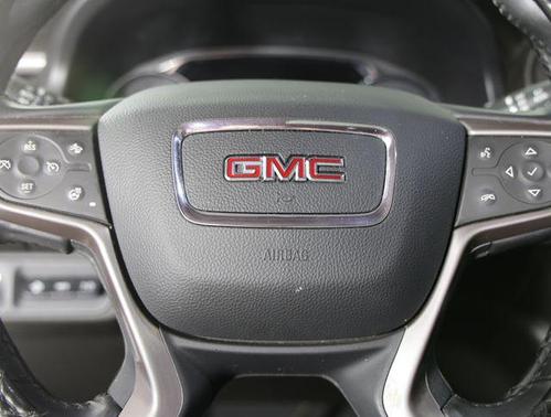 2022 GMC Acadia AWD AT4