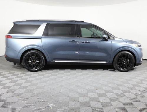 2022 Kia Carnival SX